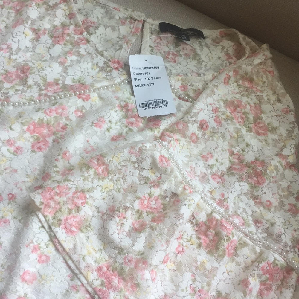 Top - Picture 2 of 2